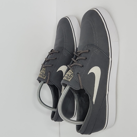 Nike Other - Nike Zoom Stefan Janoski CNVS sneakers